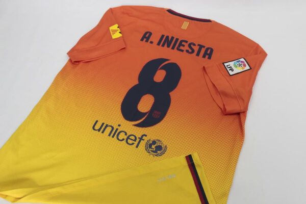 Barcelona 12/13 Away #8 'Iniesta' Nike [GG] - Image 4