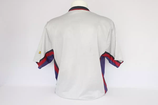 Barcelona 2000/01 Away