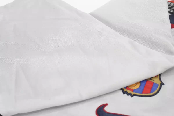 Barcelona 2000/01 Away