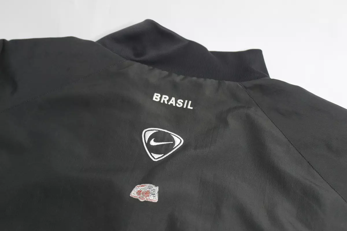 Jaqueta Seleção Brasileira 2006 Nike [G] - Virou Passeio Store