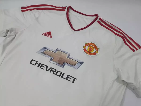 Manchester United 2015/16 Away