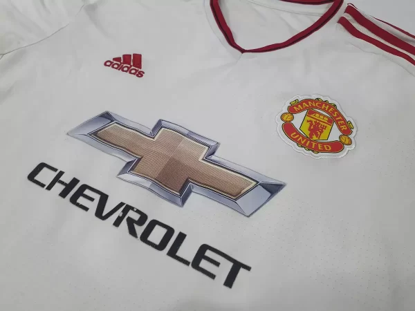 Manchester United 2015/16 Away