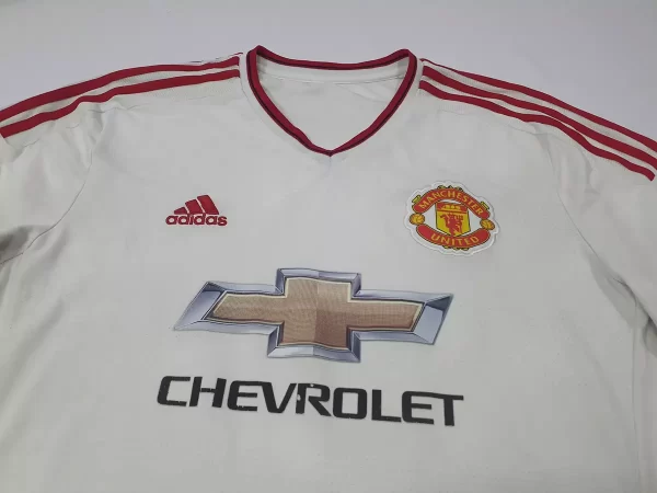 Manchester United 2015/16 Away