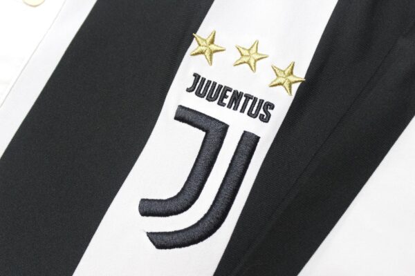 Juventus 2017/18 Home