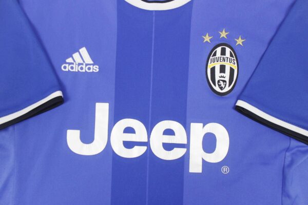 Juventus 2016/17 Away