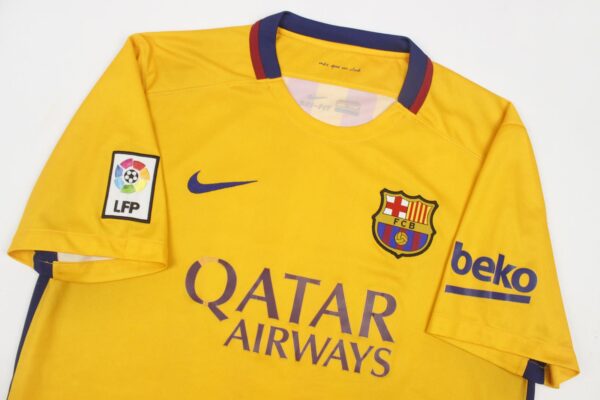 Barcelona 2015/16 Away