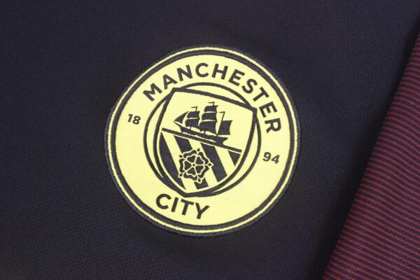 Manchester City 2016/17 Away