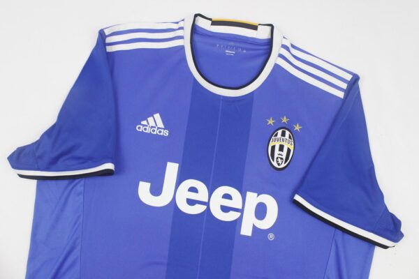 Juventus 2016/17 Away