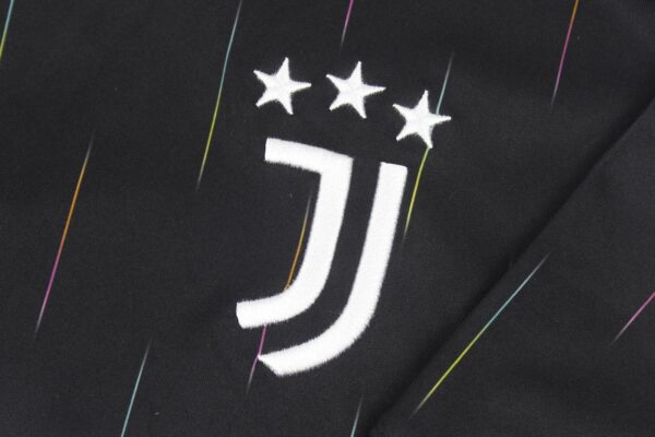 Juventus 2021/22 Away