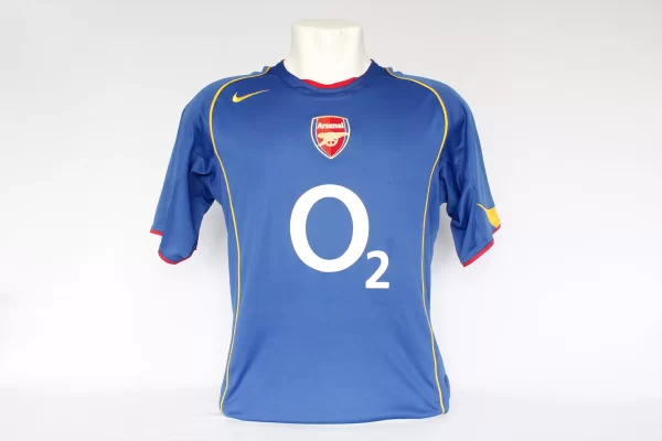Arsenal 2004/05 Away