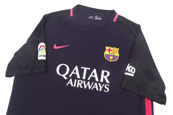 Barcelona 2016/17 Away