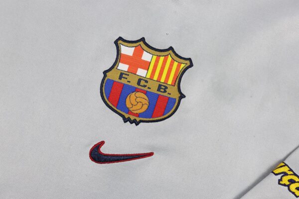 Barcelona 2000/01 Away