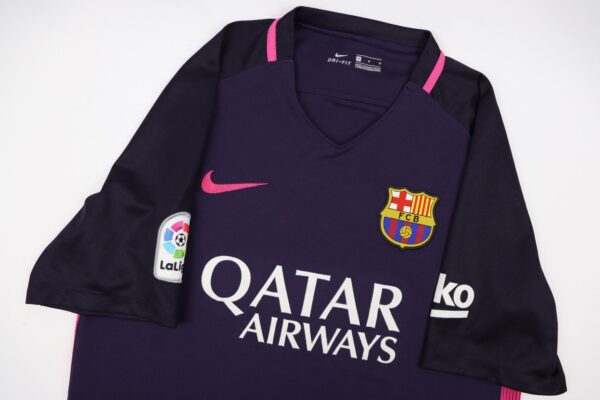 Barcelona 2016/17 Away