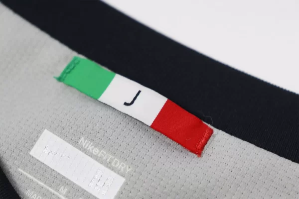 Juventus 2009/10 Away