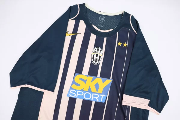 Juventus 2004/05 Third Nike [M] - Image 3